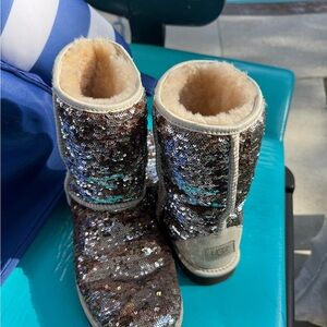 UGG women Glitter Boots - Silver and Cream